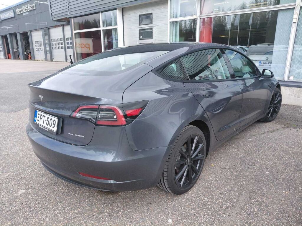 Tesla Model 3 2022 Harmaa