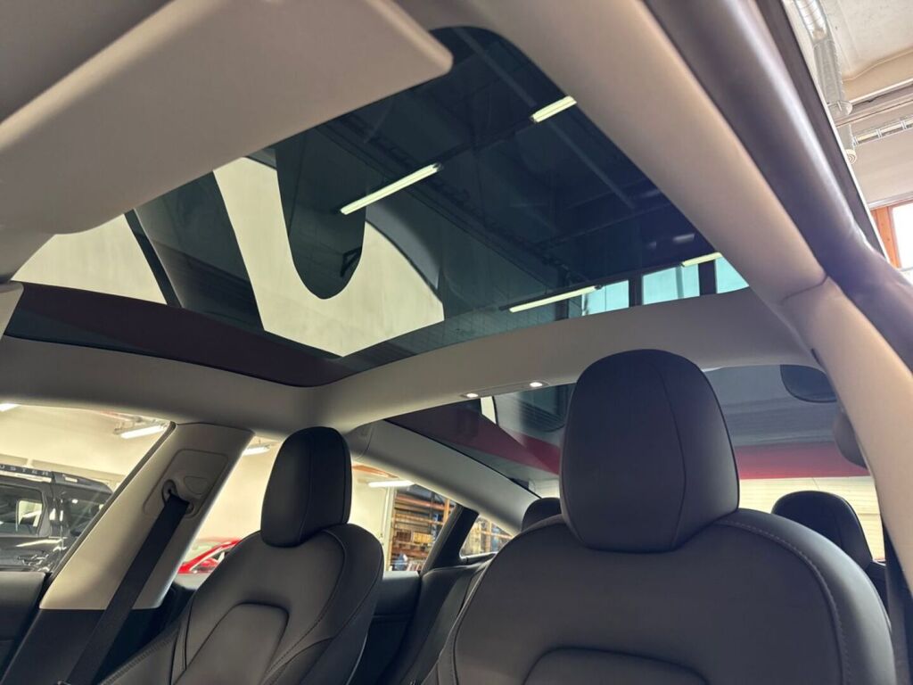 Tesla Model 3 2022 Harmaa