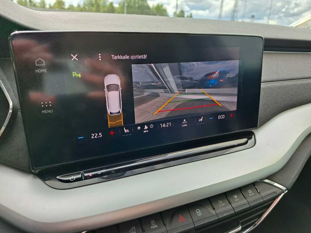 Skoda Octavia 2024 Musta