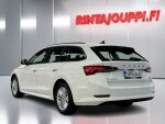 Skoda Octavia 2024 Valkoinen