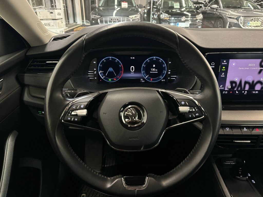 Skoda Octavia 2024 Valkoinen