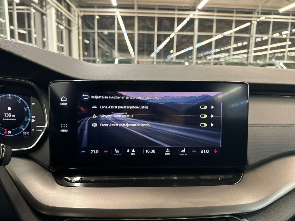 Skoda Octavia 2024 Valkoinen