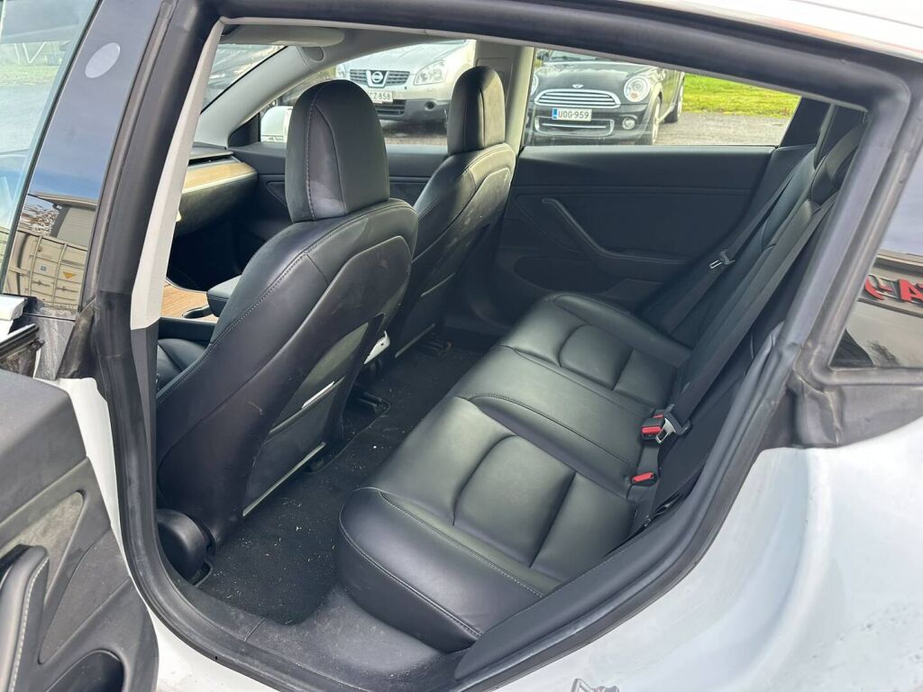 Tesla Model 3 2019 Valkoinen