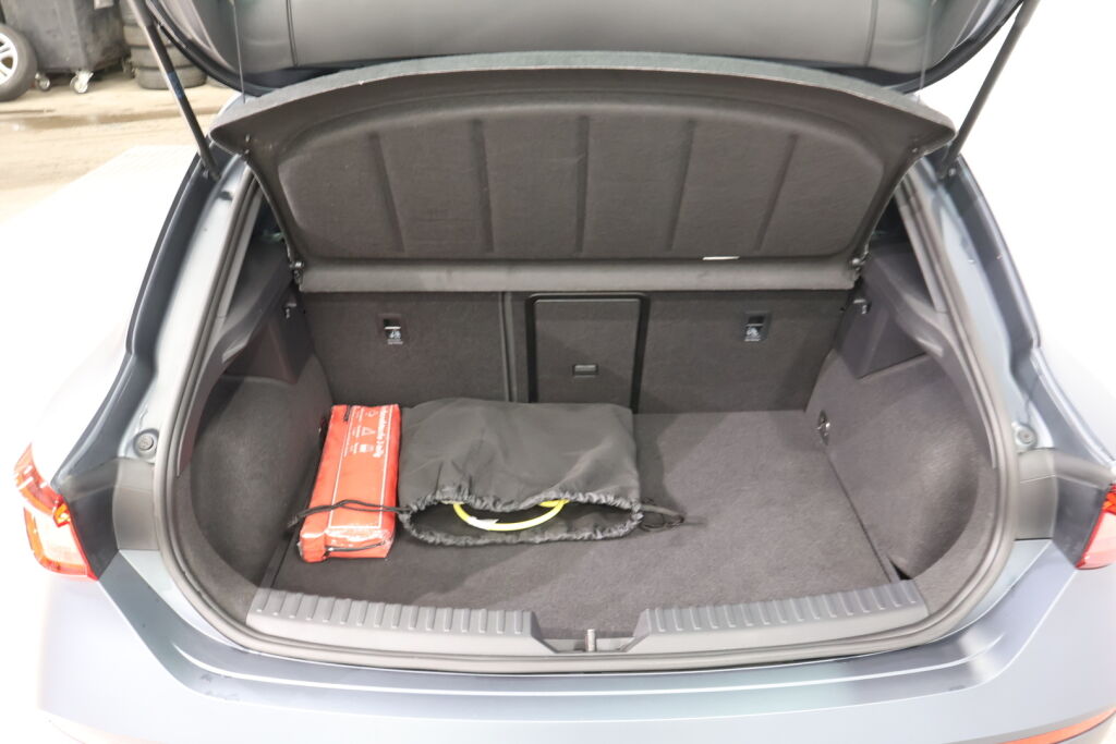 Cupra Leon 2021 Harmaa