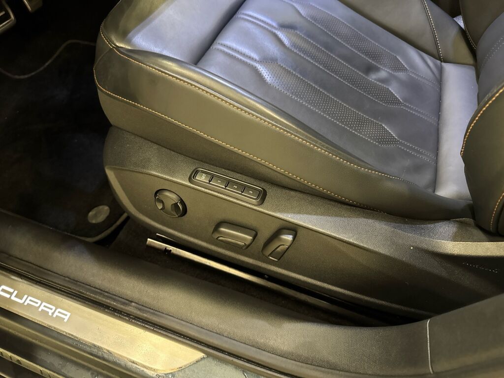 Cupra Leon 2021 Harmaa