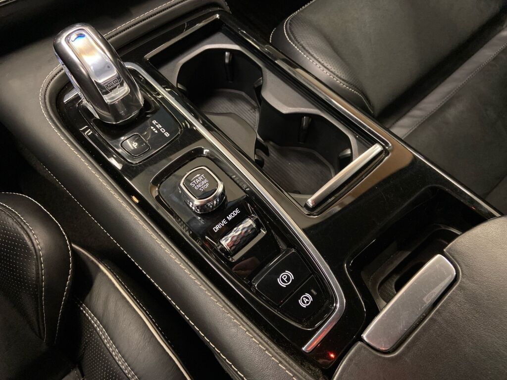 Volvo V90 2019 Harmaa