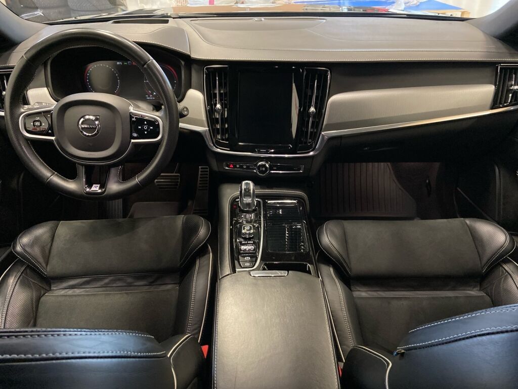 Volvo V90 2019 Harmaa