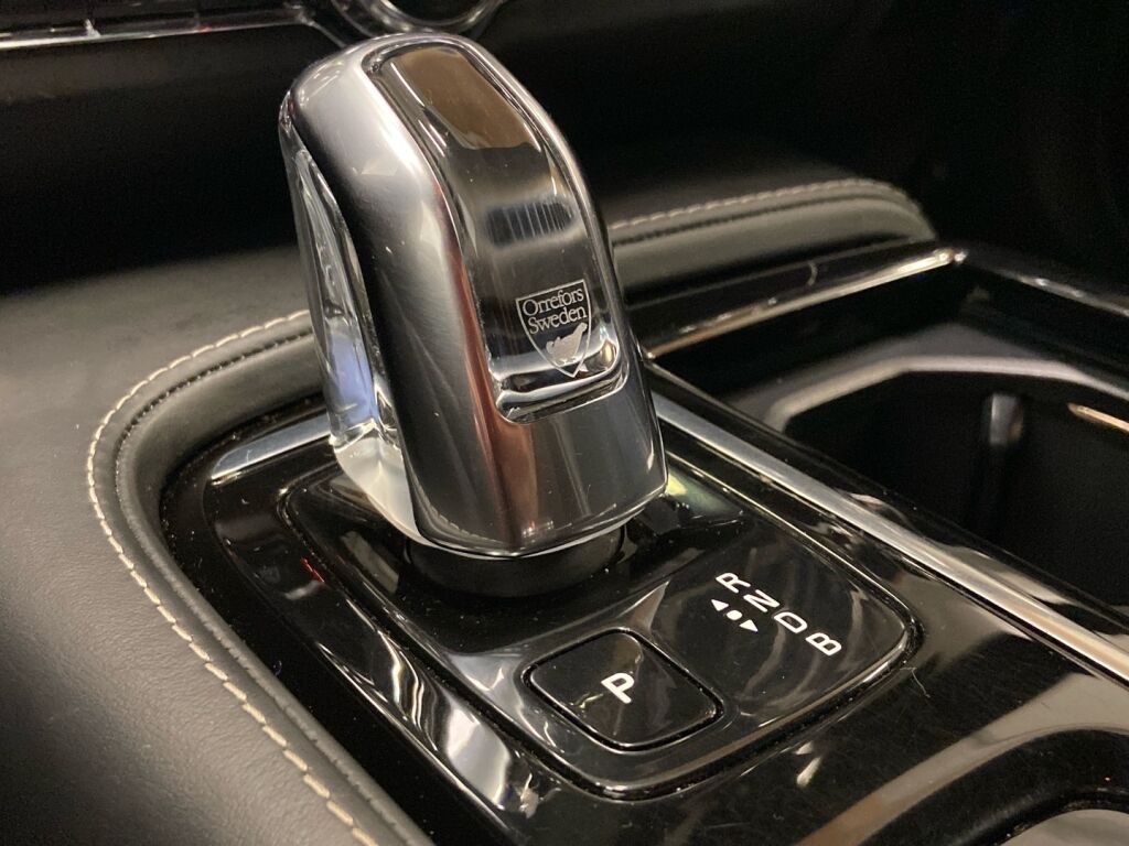 Volvo V90 2019 Harmaa