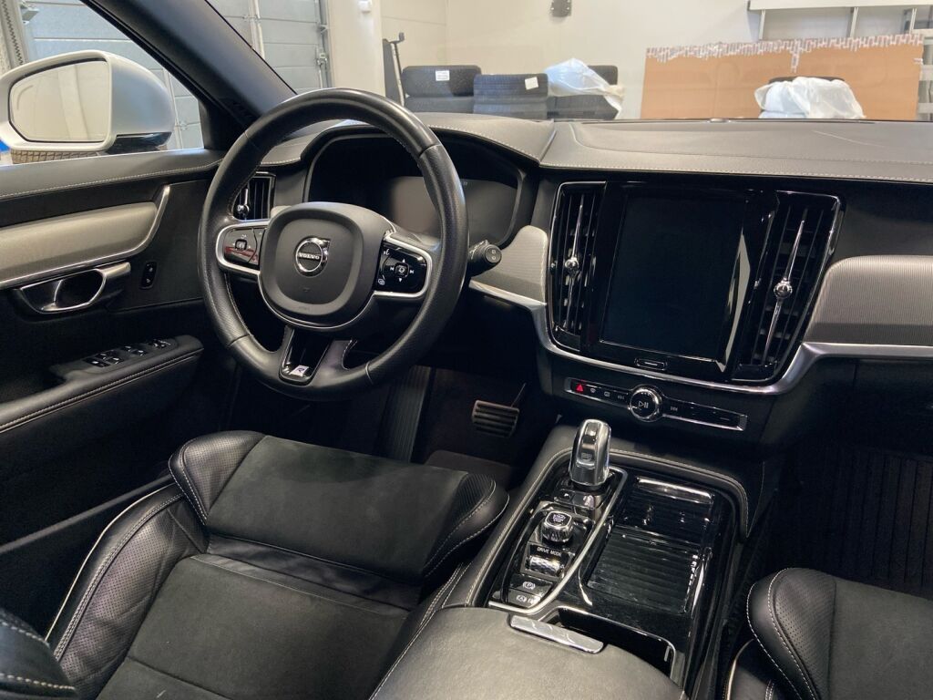 Volvo V90 2019 Harmaa