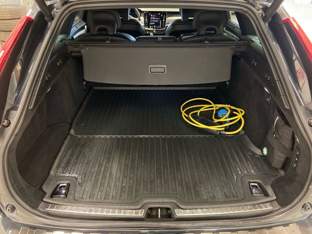 Volvo V90 2019 Harmaa