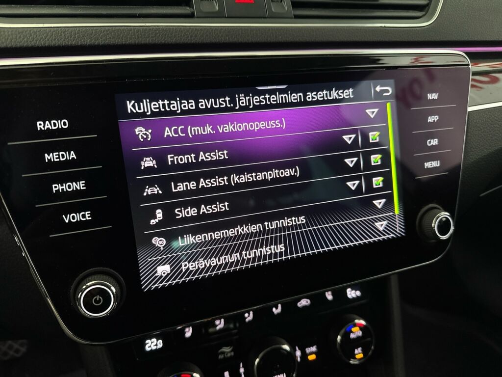 Skoda Superb 2020 Valkoinen