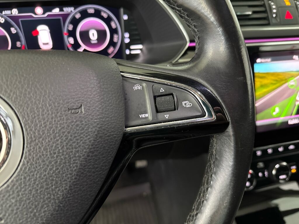 Skoda Superb 2020 Valkoinen