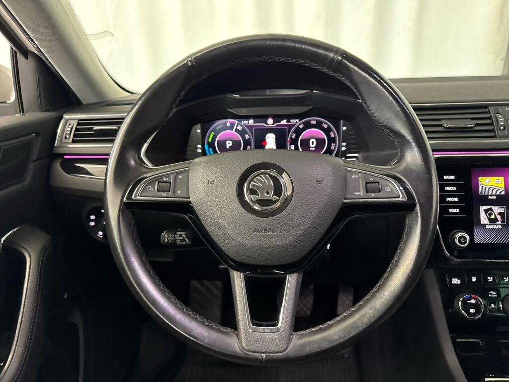 Skoda Superb 2020 Valkoinen