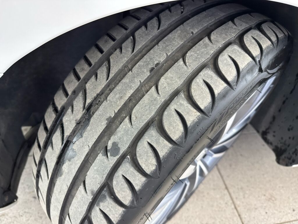 Skoda Superb 2020 Valkoinen