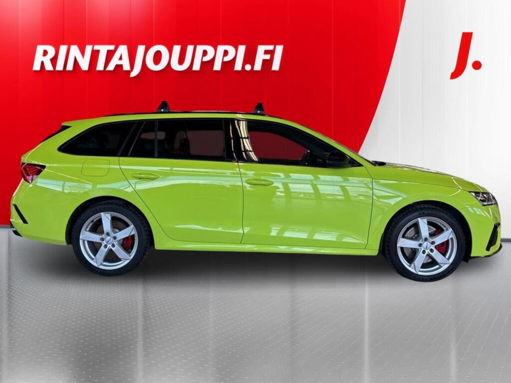 Skoda Octavia 2024 Metallinhohto Vihreä (Mamba Green)