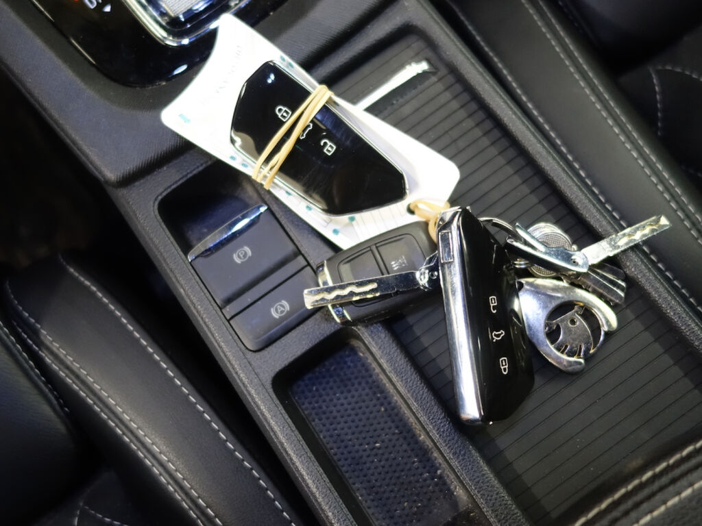 Skoda Octavia 2024 Metallinhohto Vihreä (Mamba Green)