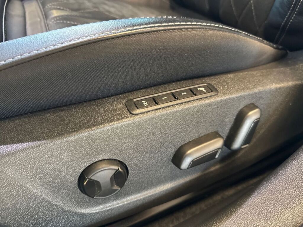 Skoda Octavia 2024 Metallinhohto Vihreä (Mamba Green)