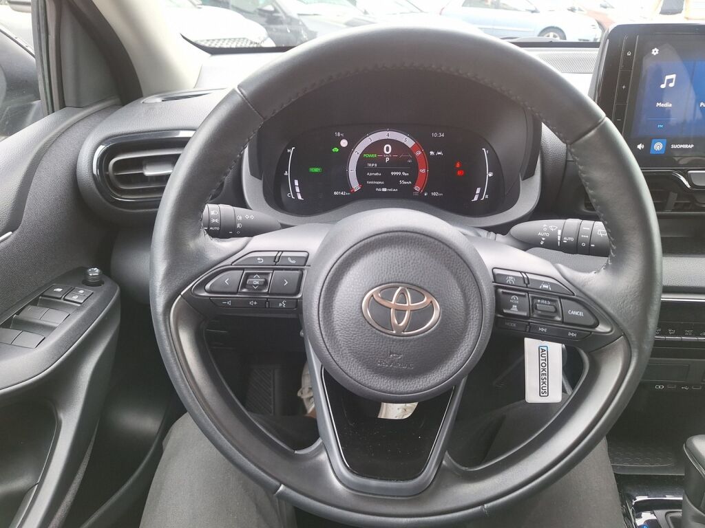 Toyota Yaris 2024 Musta