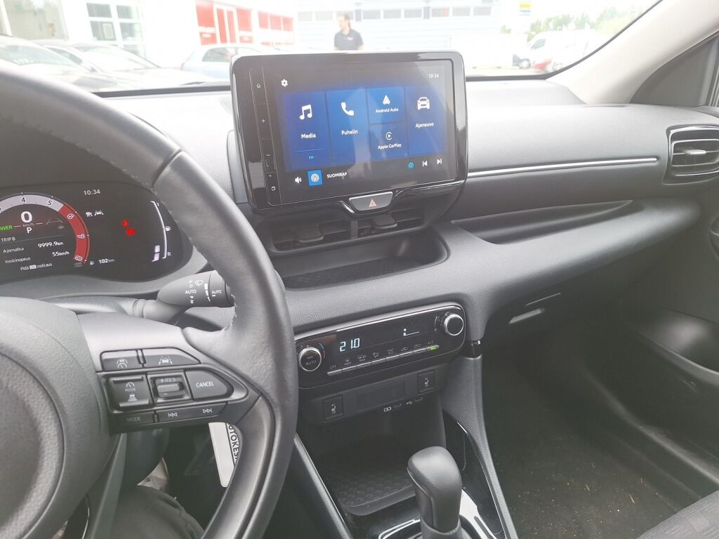 Toyota Yaris 2024 Musta