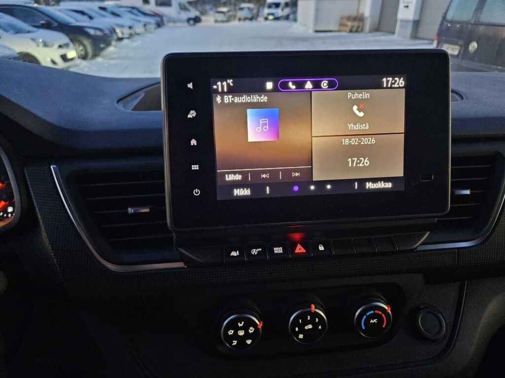 Nissan Primastar 2024 Musta