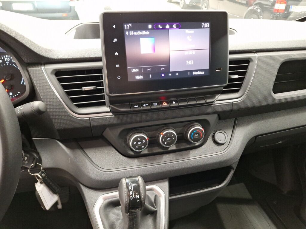 Nissan Primastar 2024 Musta