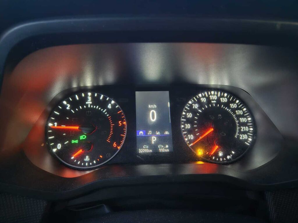 Nissan Primastar 2024 Musta