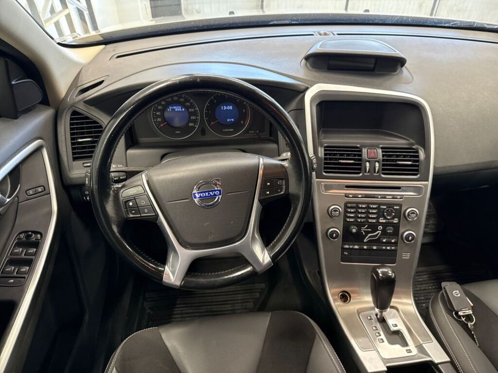 Volvo XC60 2009 Valkoinen