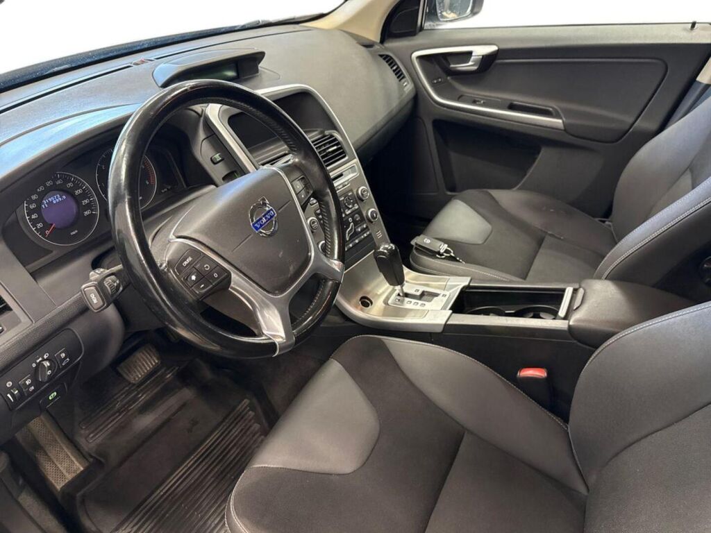 Volvo XC60 2009 Valkoinen