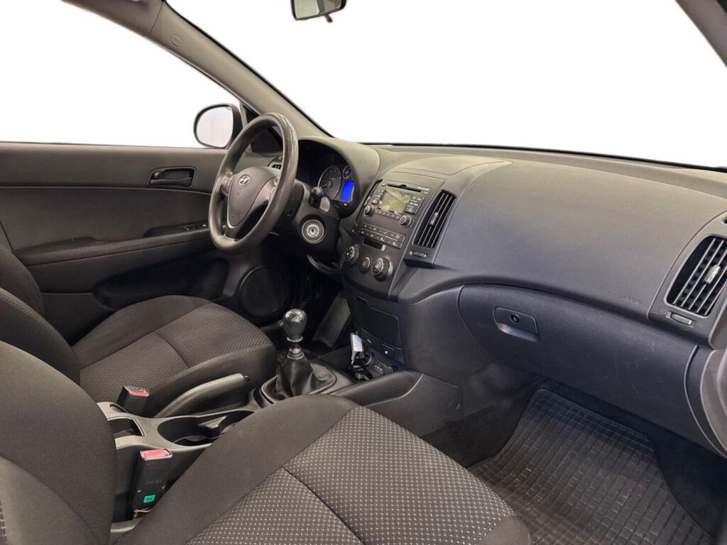 Hyundai i30 2010 Hopea