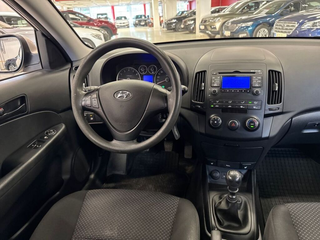 Hyundai i30 2010 Hopea