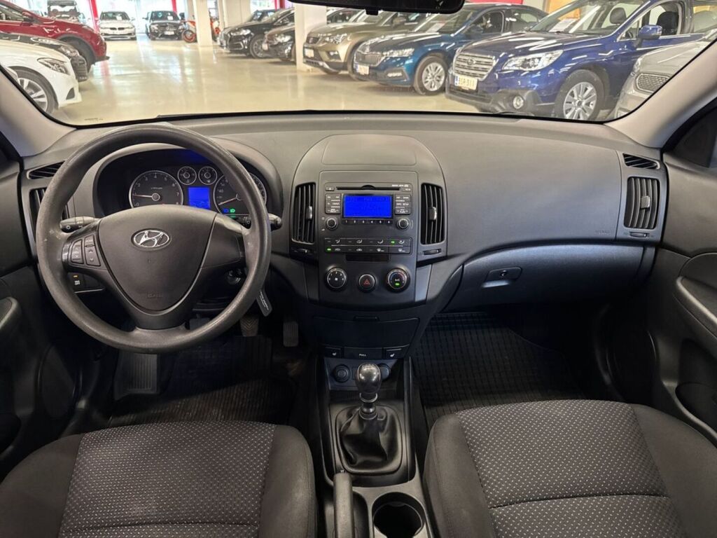 Hyundai i30 2010 Hopea