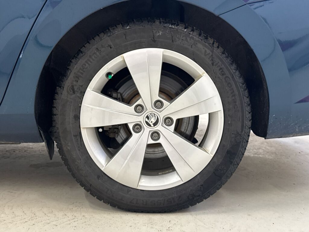 Skoda Superb 2020 Sininen