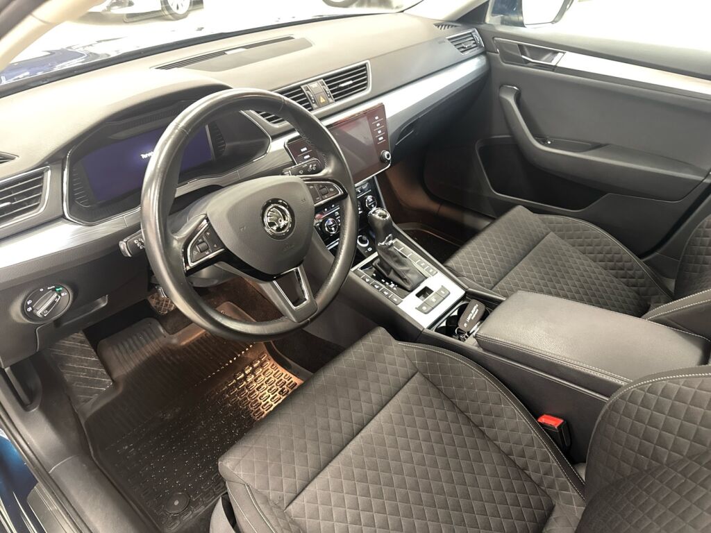 Skoda Superb 2020 Sininen