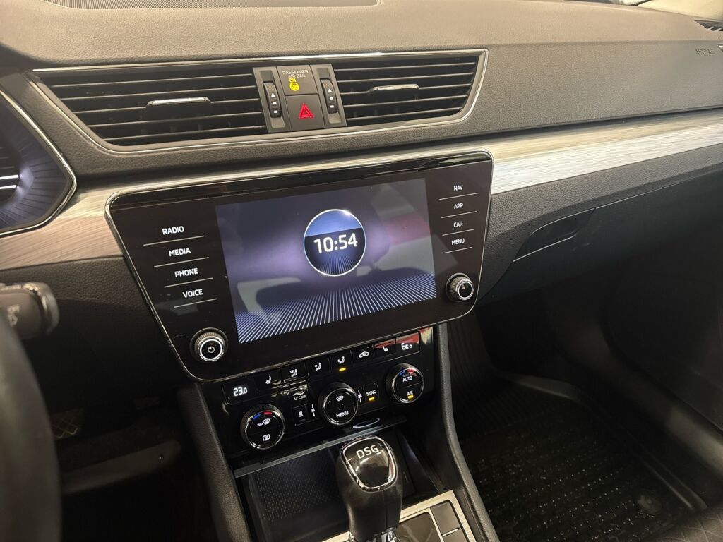 Skoda Superb 2020 Sininen