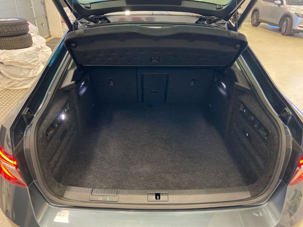 Skoda Superb 2020 Harmaa