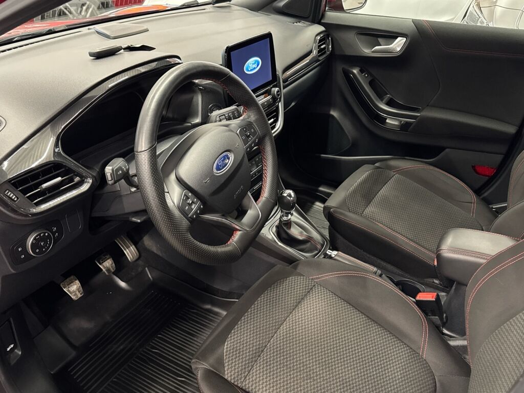 Ford Puma 2020 Punainen