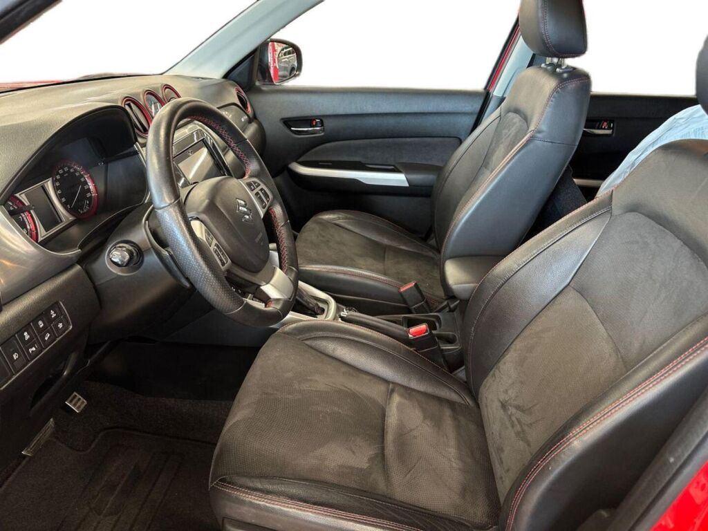Suzuki Vitara 2016 Punainen