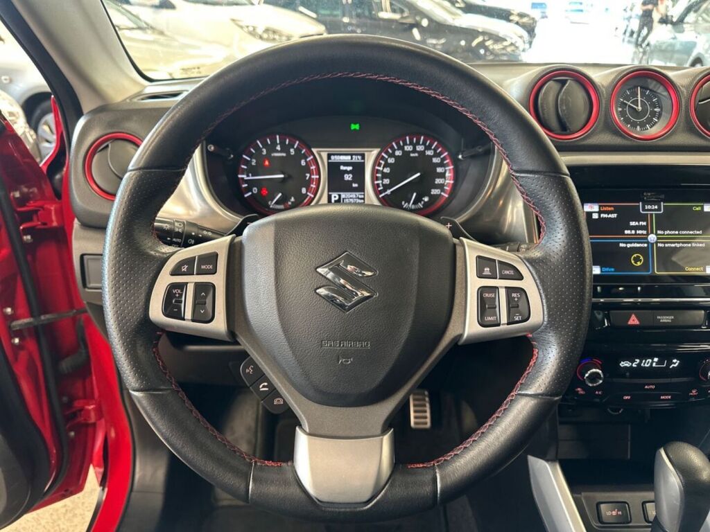 Suzuki Vitara 2016 Punainen