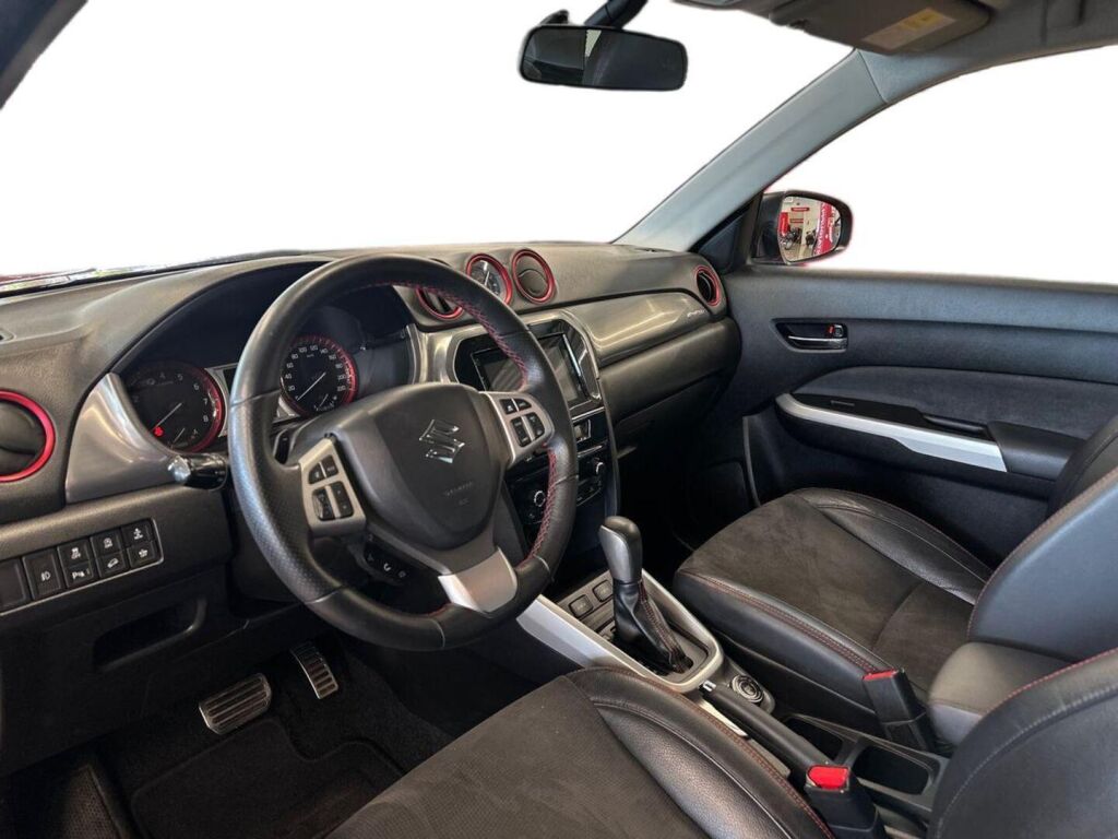 Suzuki Vitara 2016 Punainen