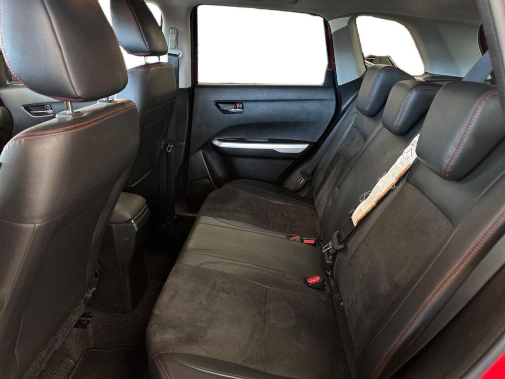 Suzuki Vitara 2016 Punainen