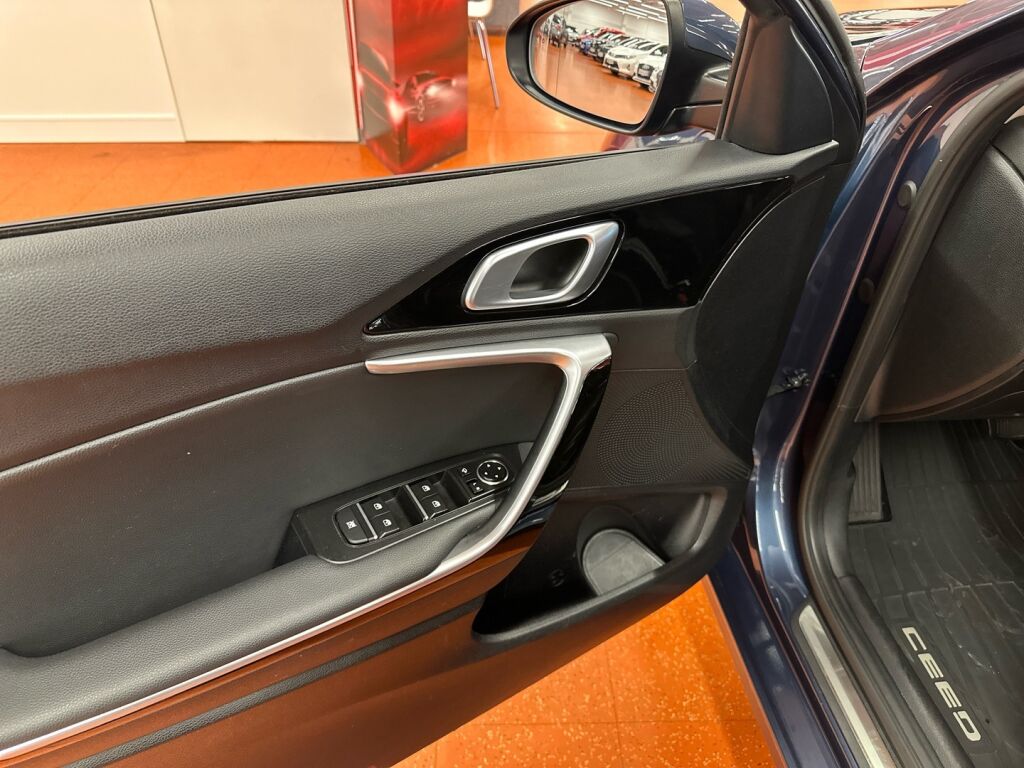 Kia Ceed 2020 Sininen