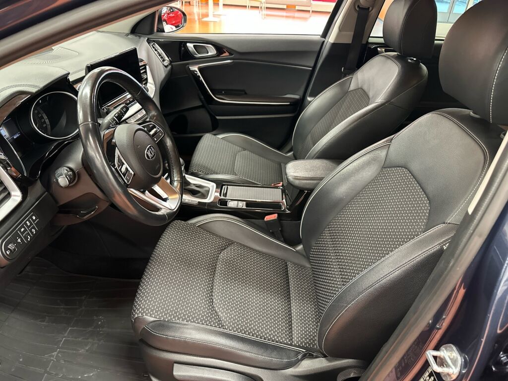 Kia Ceed 2020 Sininen