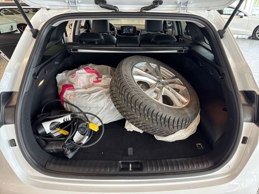 Kia Ceed 2025 Valkoinen