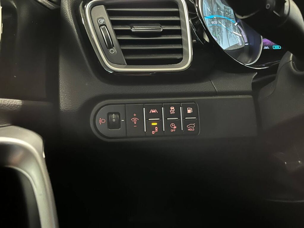 Kia Ceed 2022 Musta