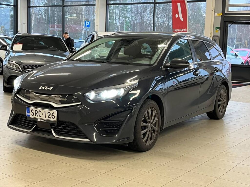 Kia Ceed 2022 Musta