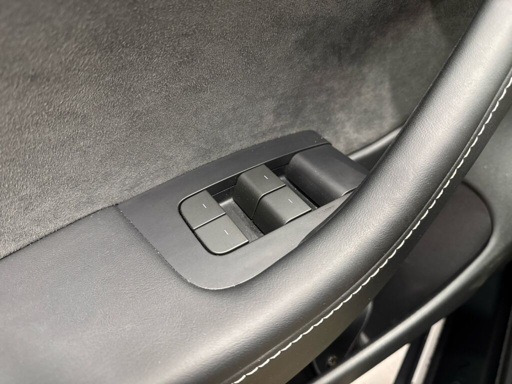 Tesla Model 3 2023 Harmaa