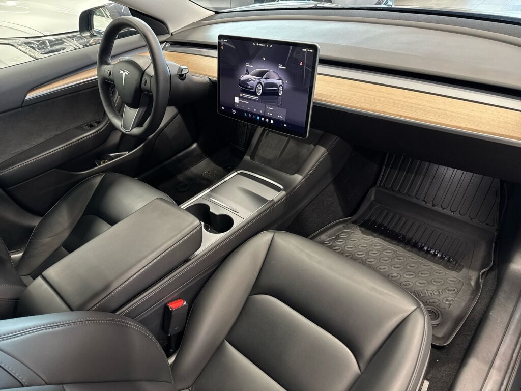 Tesla Model 3 2023 Harmaa