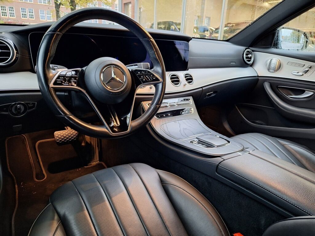 Mercedes-Benz E 2021 Musta