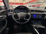 Audi e-tron 2021 Musta