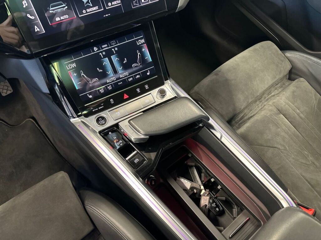 Audi e-tron 2021 Harmaa